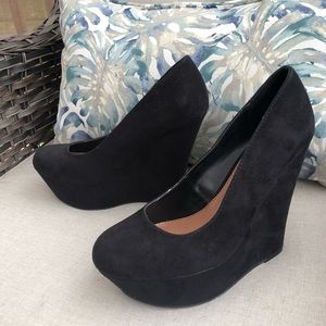 NEW Candie’s Sz 9.5 Black Faux Suede Wedges